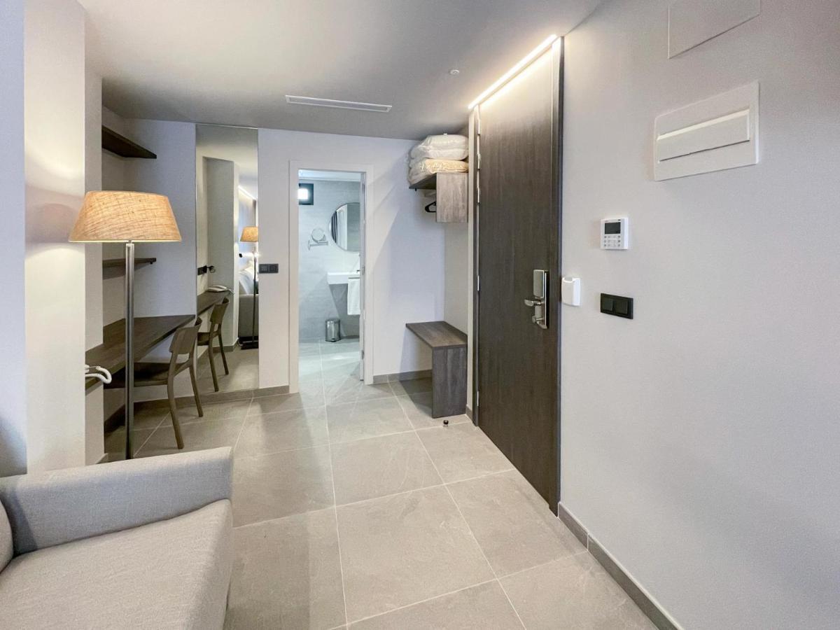Hotel Quatre Llunes Santa Pola Bagian luar foto