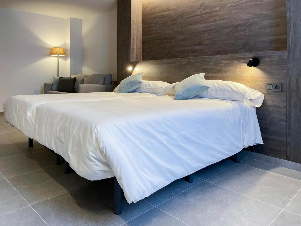 Hotel Quatre Llunes Santa Pola Bagian luar foto