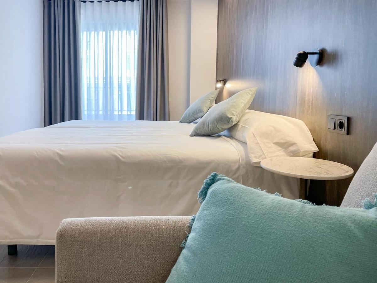 Hotel Quatre Llunes Santa Pola Bagian luar foto