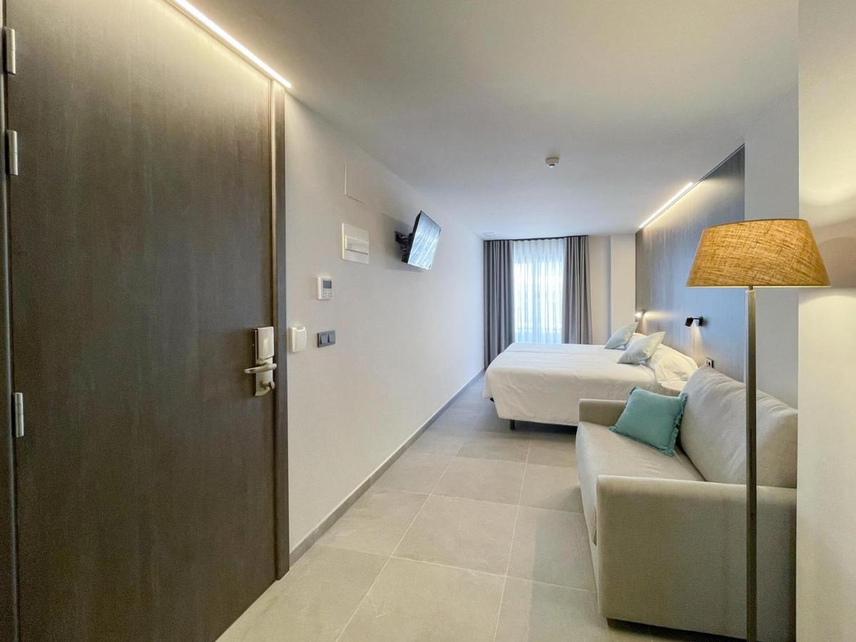 Hotel Quatre Llunes Santa Pola Bagian luar foto