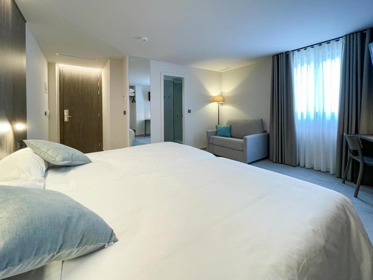 Hotel Quatre Llunes Santa Pola Bagian luar foto