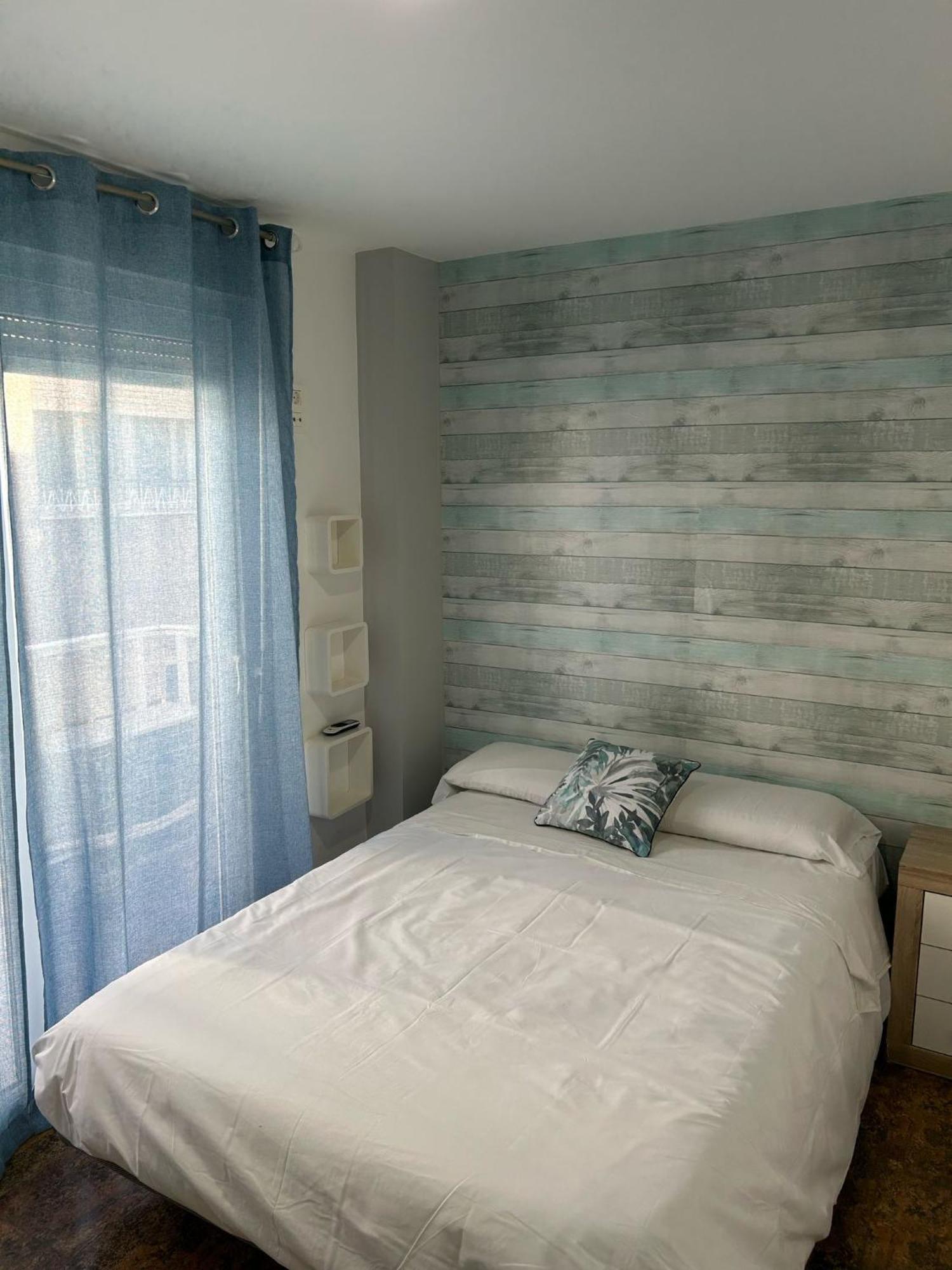 Hotel Quatre Llunes Santa Pola Bagian luar foto